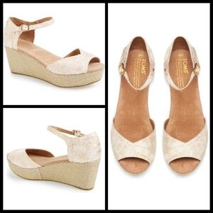 💕TOMS💕 Rose Gold Floral Platform Wedge Sandals